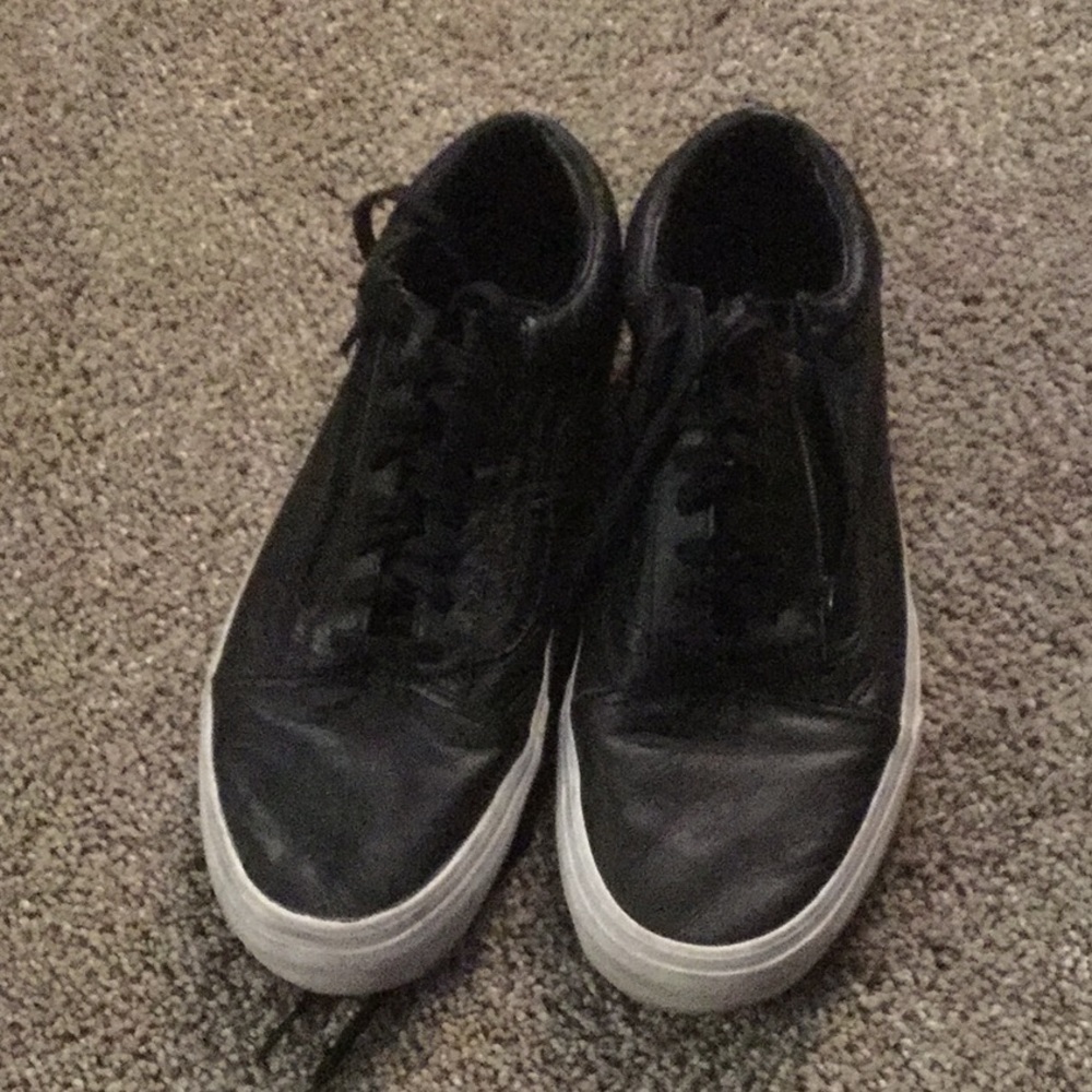 Men’s Black Leather Vans EUC